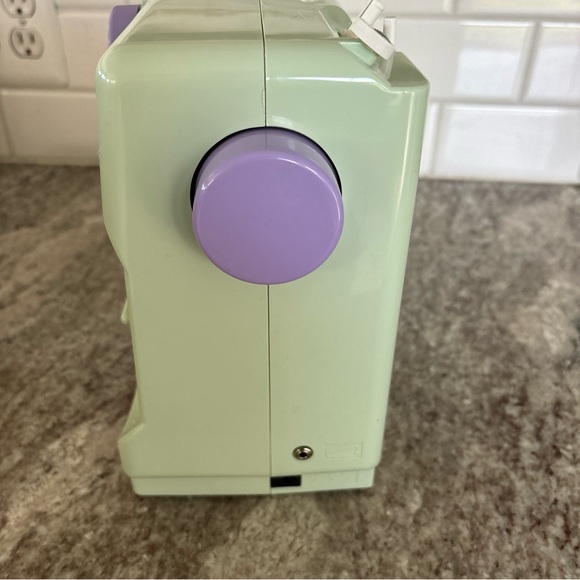 Janome New Home Sewing Machine Model 525B Sewing Machine Works Mystical Mint - Picture 7 of 10